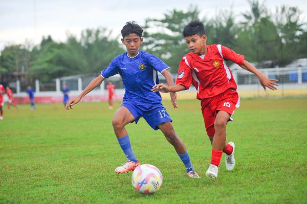 Pertandingan Persahabatan MU U-14 vs Persiba Development – foto 1