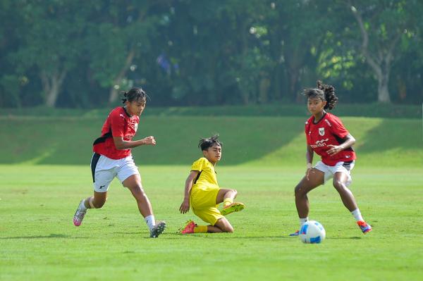 Pertandingan MUFC U-14 vs Timnas Putri – foto 3
