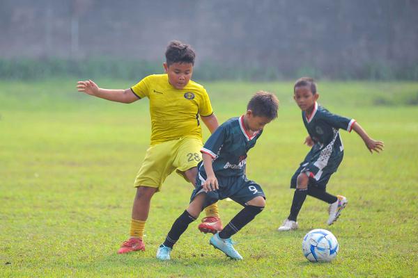 Festival Grassroots HUT ke-4 Mataram Utama FC – foto 1