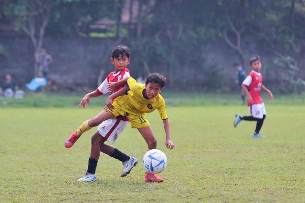 Festival Grassroots HUT ke-4 Mataram Utama FC – foto 3