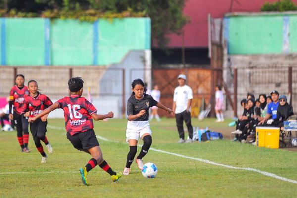 Piala Pertiwi U-14 MU Jelita vs SNC Akademi – foto 9