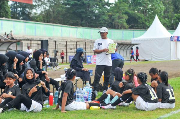 Piala Pertiwi U-14 MU Jelita vs SNC Akademi – foto 16