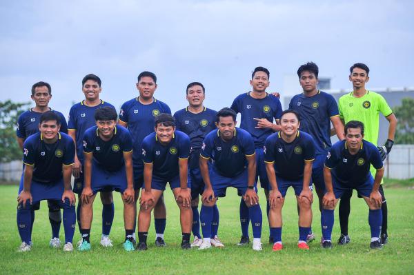 Tim Pelatih & Ofisial MUFC Gelar Laga Persahatan vs Dokar UAD