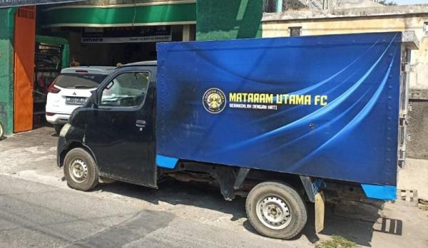 Mobil box Mataram Utama FC